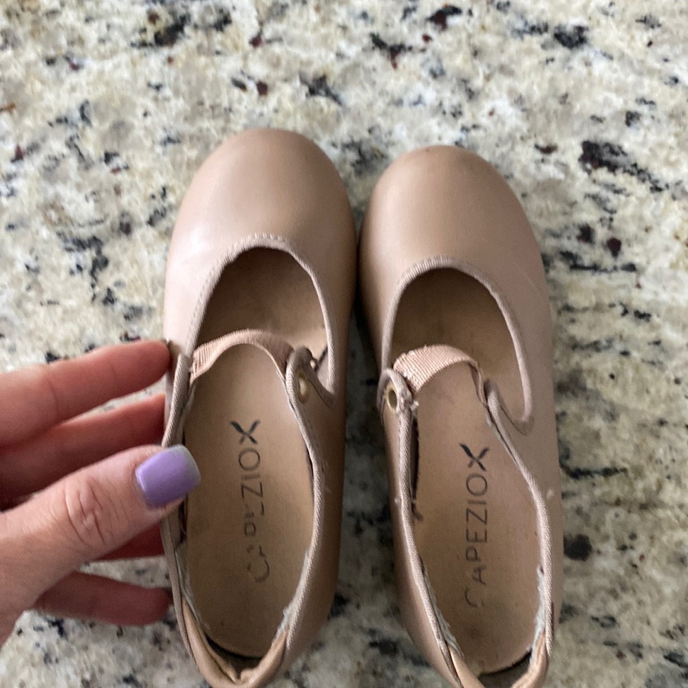 Tap Shoes- Capezio girls size 10 M
